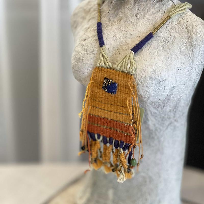 گردنبند دست بافت